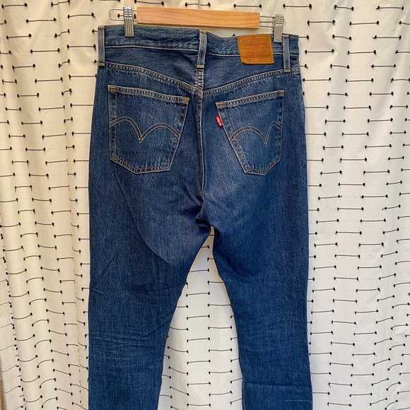 **SOLD** Levi’s 501 Skinny - Dark Wash - 27” Waist - Picture 2 of 4